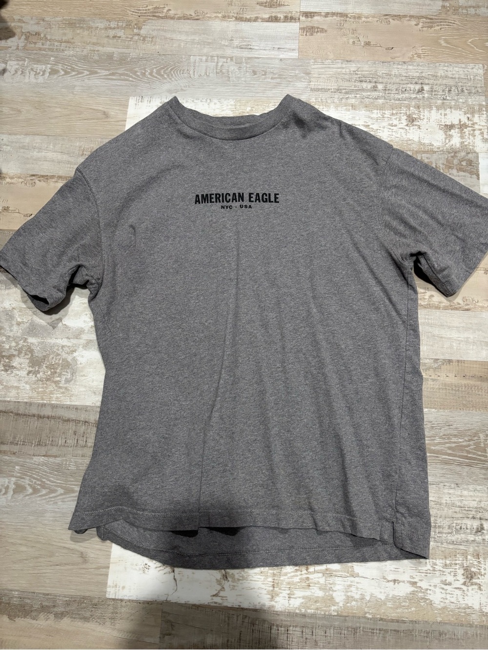 American Eagle Outfitters Gray Short-Sleeve Logo Tee